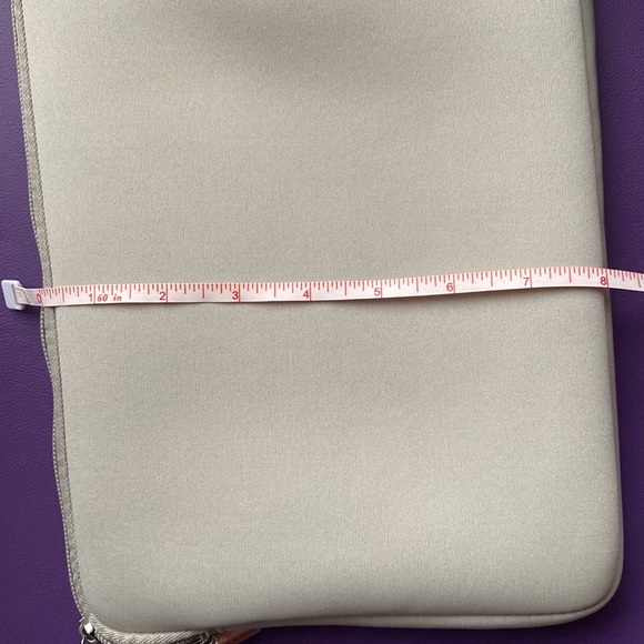 NWOT- Zippered Neoprene Tablet Sleeve - Picture 5 of 5